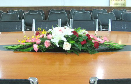 白百合粉玫瑰会议桌花